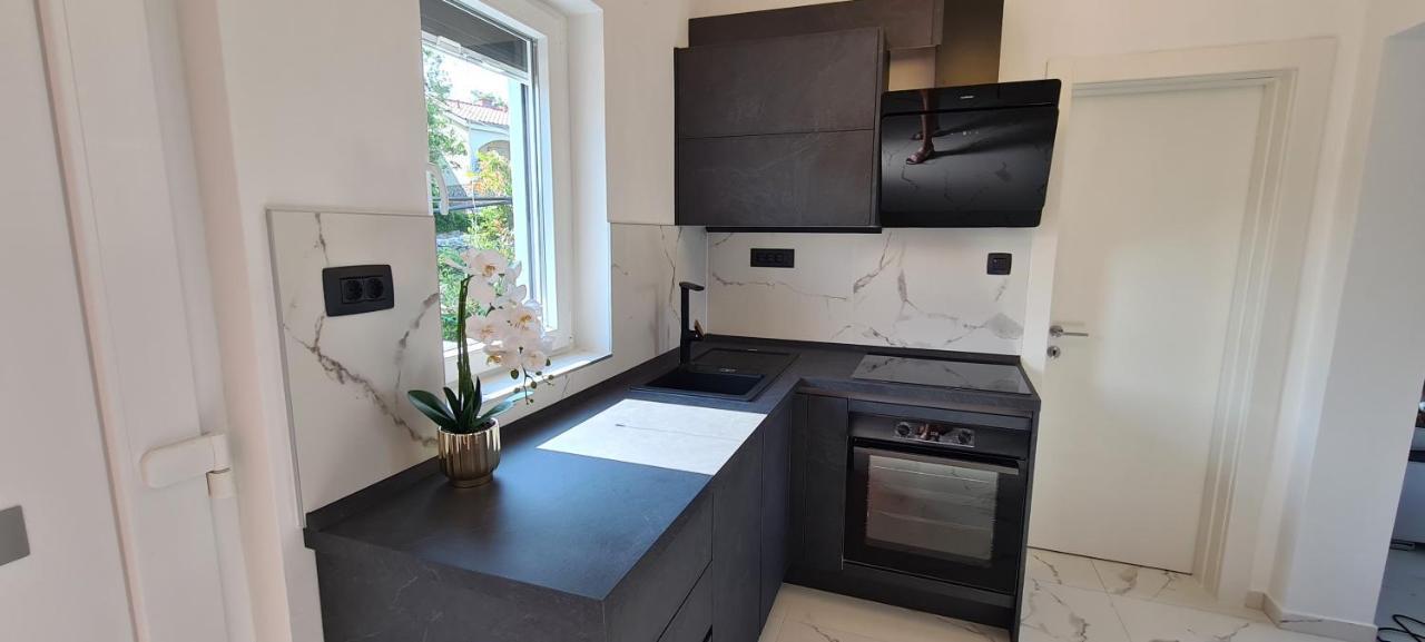 Apartments Rajna Чизичі Екстер'єр фото