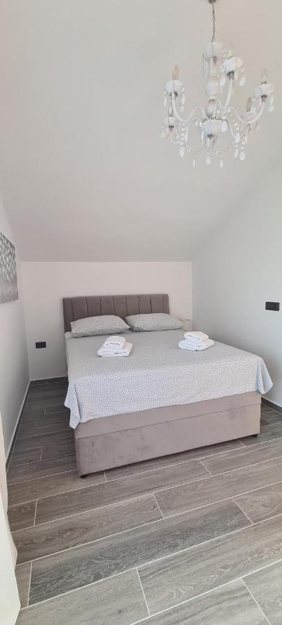 Apartments Rajna Чизичі Екстер'єр фото
