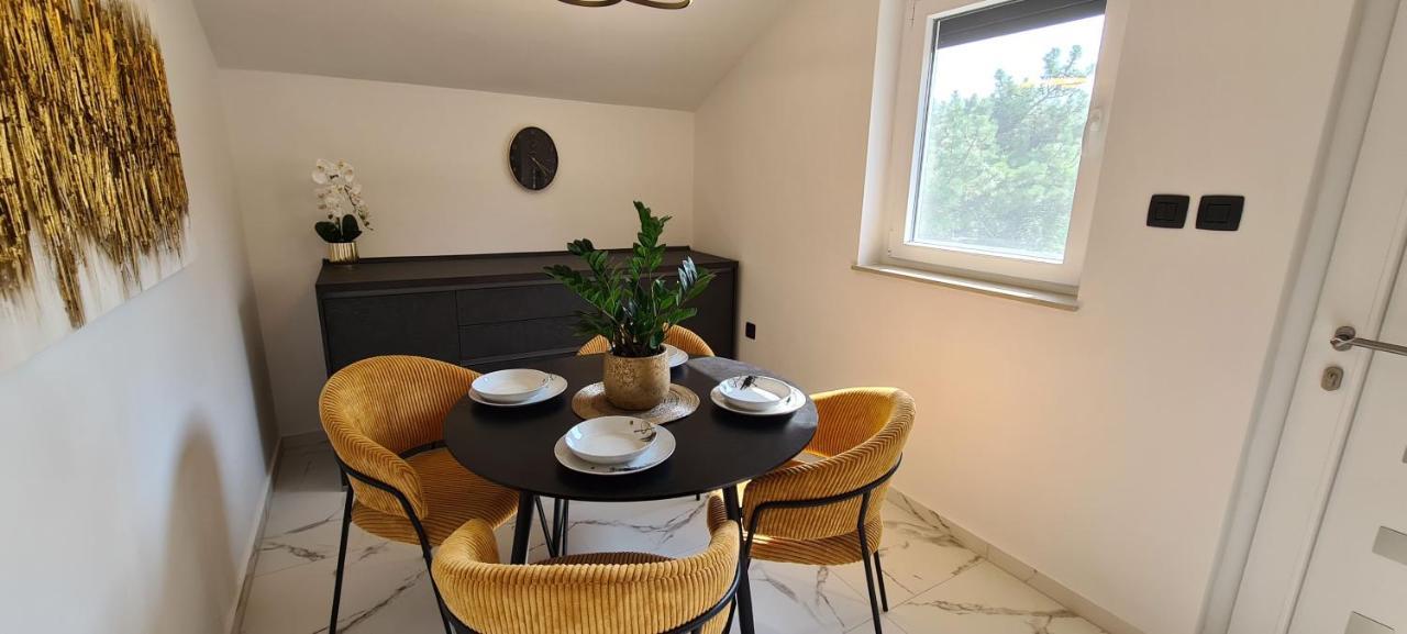 Apartments Rajna Чизичі Екстер'єр фото